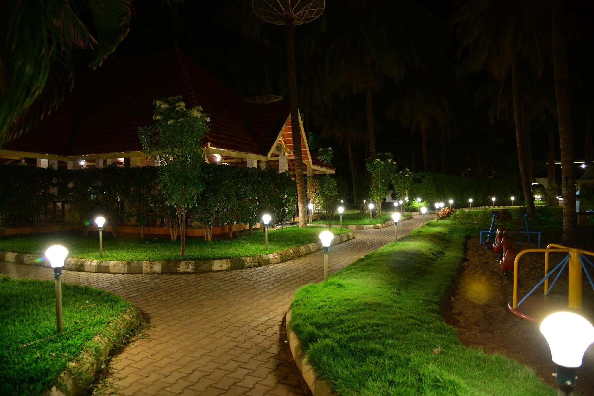 Nijaguna Resorts Chāmrājnagar Exterior foto